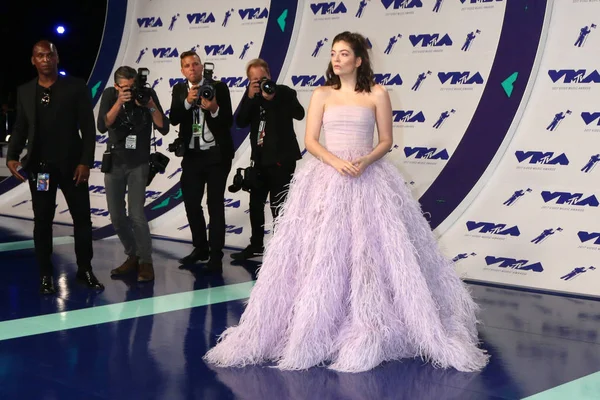 Lorde 2017 Mtv Video Müzik Ödülleri'nde