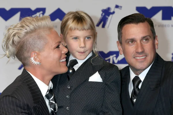 Pink, Willow Sage Hart, Carey Hart — Stock Photo, Image