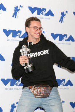 Mantık, efendim Robert Bryson Hall'a 