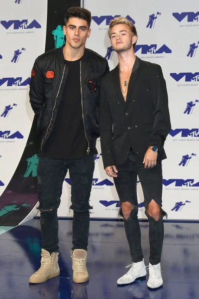 Jack Gilinsky, Jack Johnson, Jack ve Jack 