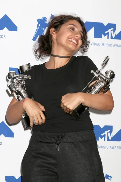 Şarkıcı Alessia Cara 