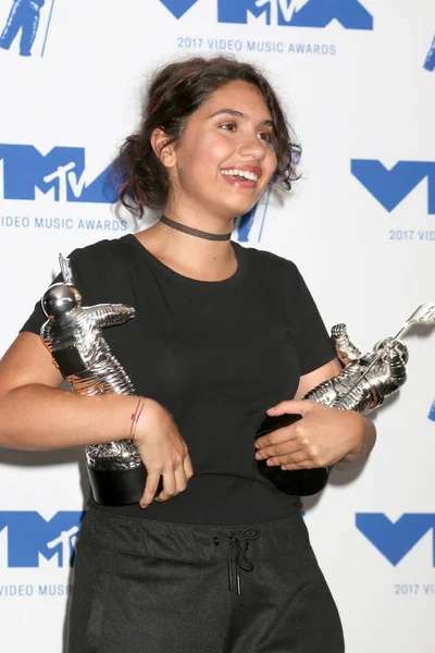 Şarkıcı Alessia Cara 