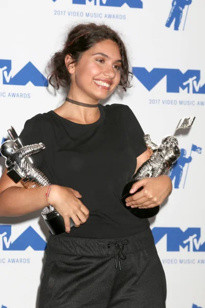 Şarkıcı Alessia Cara 