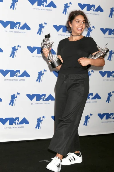 Şarkıcı Alessia Cara 