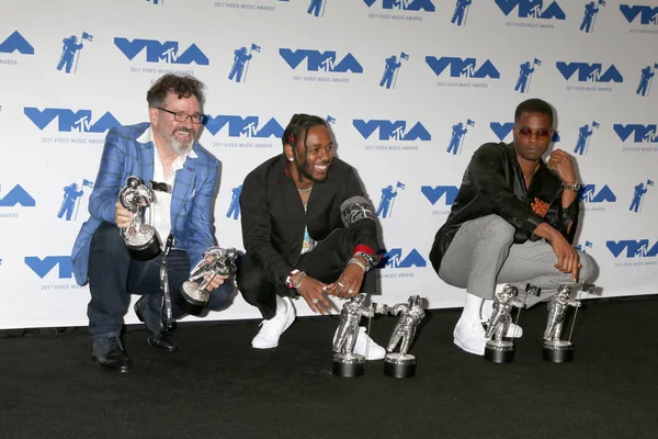 Ücretsiz Dave Meyers, Kendrick Lamar, Dave