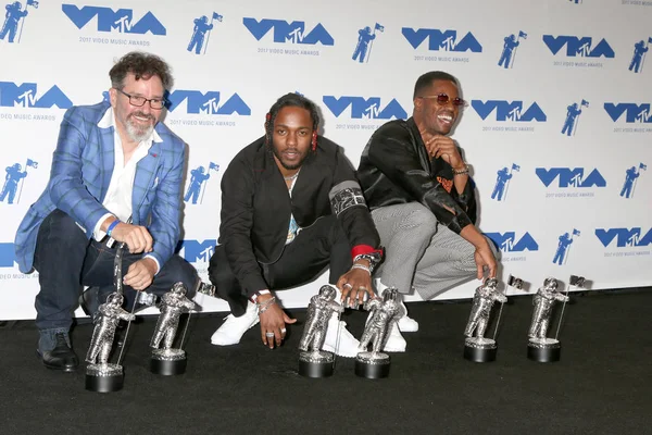 Ücretsiz Dave Meyers, Kendrick Lamar, Dave