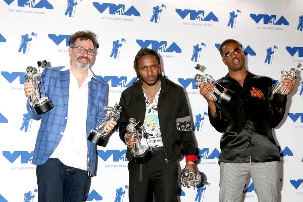 Ücretsiz Dave Meyers, Kendrick Lamar, Dave