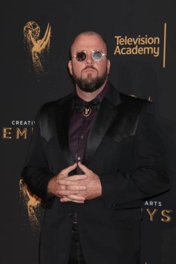 aktör Chris Sullivan 