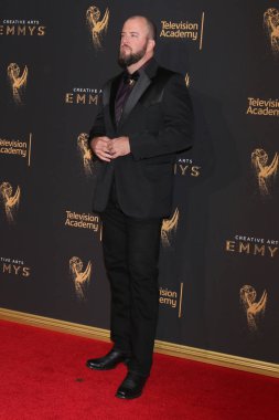 aktör Chris Sullivan