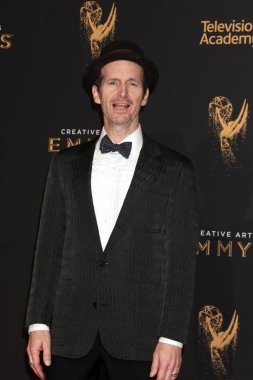 aktör Denis O'Hare 