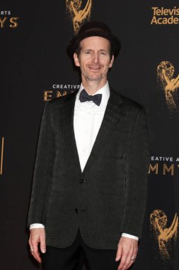 aktör Denis O'Hare 