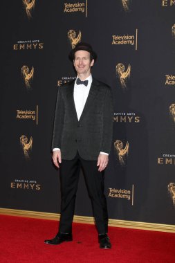 aktör Denis O'Hare 