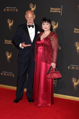  Gerald Mcraney, Delta Burke