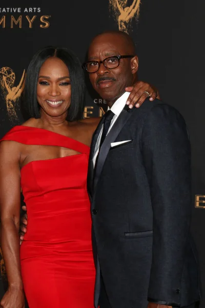 Angela bassett, courtney b vance — Stockfoto