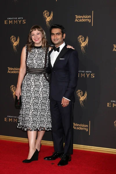 Emily V. Gordan, Kumail Nanjiani — Stok fotoğraf