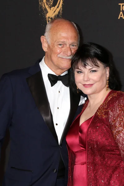  Gerald Mcraney, Delta Burke