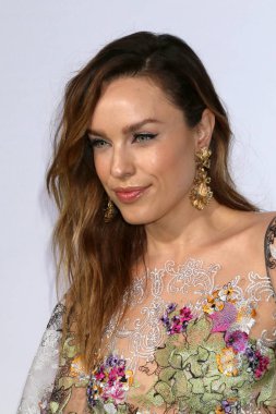 sinema oyuncusu Jessica Mcnamee
