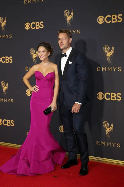 Chrishell Stause, Justin Hartley — Photo