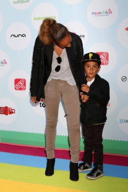 Özü Atkins, Varro Mendez