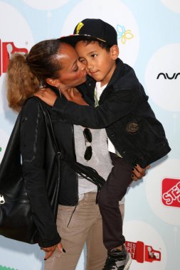 Özü Atkins, Varro Mendez