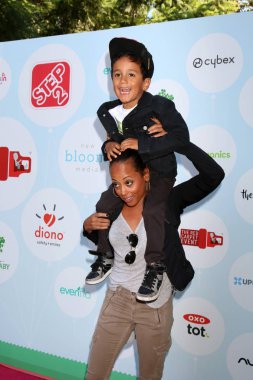 Özü Atkins, Varro Mendez