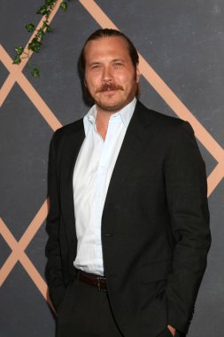 aktör Scott Macarthur 