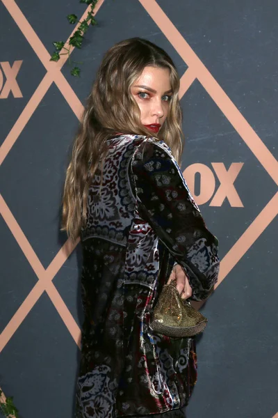 oyuncu Lauren German 