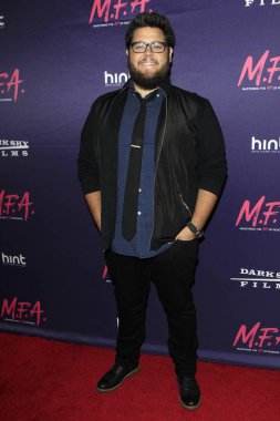 aktör Charley Koontz