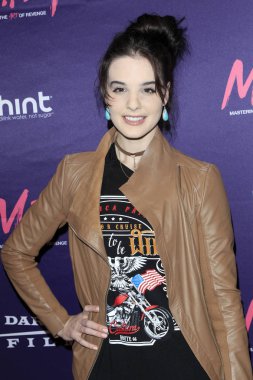 aktris Maddison Bullock