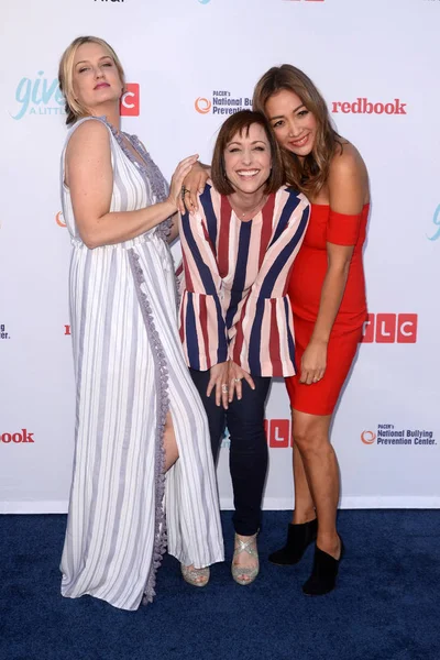  Joanie Dodds, Paige Davis, Kahi Lee