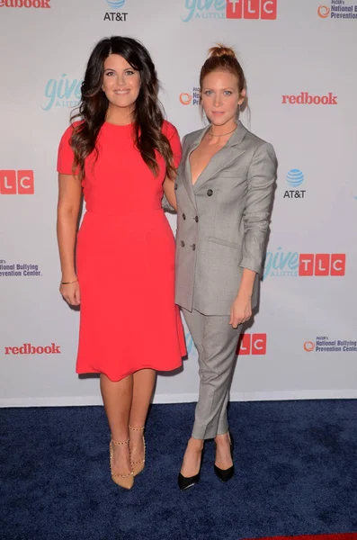 Monica Lewinsky, Brittany Snow —  Fotos de Stock