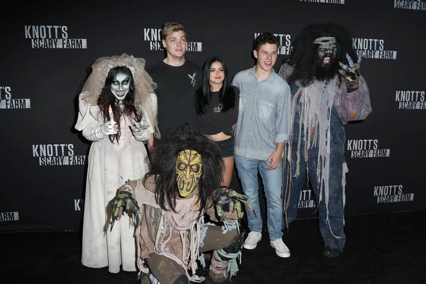 Nolan Gould, Levi Meaden, Ariel Winter — Photo