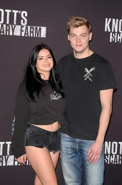 Ariel Winter, Levi Meaden — Stock Photo, Image