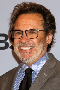 aktör Dennis Miller
