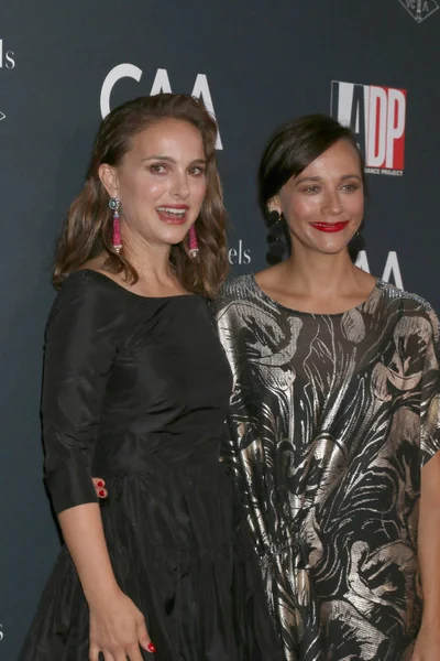 Natalie Portman, Rashida Jones — Zdjęcie stockowe