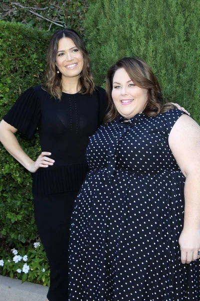 Mandy Moore, Chrissy Metz — Zdjęcie stockowe