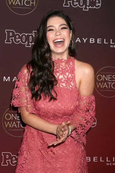 oyuncu Auli'i Cravalho