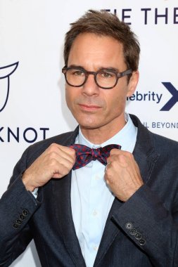 Aktör Eric Mccormack 