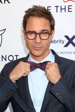 Aktör Eric Mccormack 