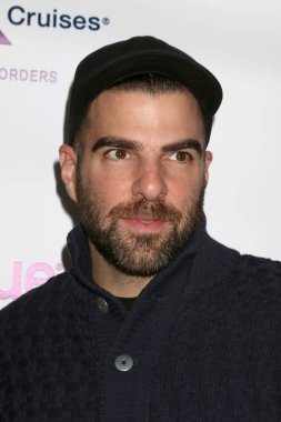  Aktör Zachary Quinto