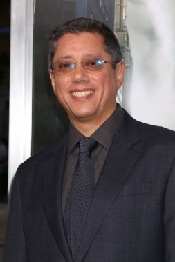 aktör Dean Devlin