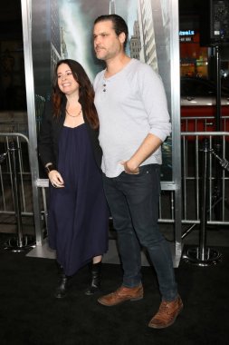 Holly Marie Combs, nişanlısı işareti