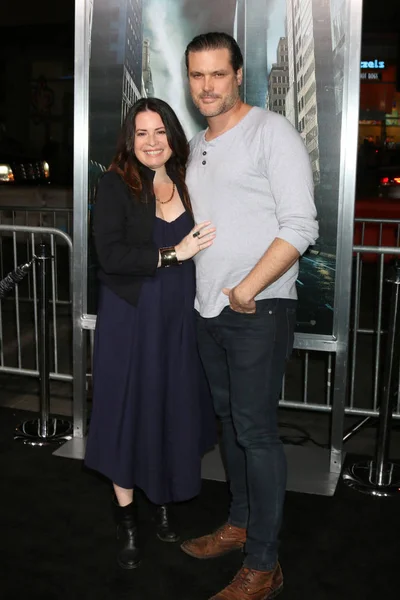 Holly Marie Combs, snoubenec Mark — Stock fotografie