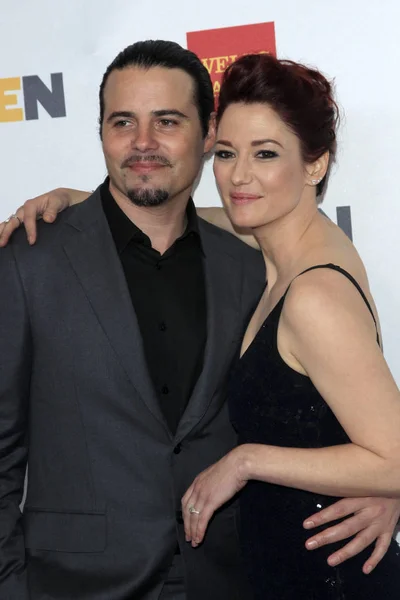 Los Angeles - Jun 30: Nathan West, Chyler Leigh w 6 dorocznej gali pragnienie w Beverly Hilton Hotel na 30 czerwca 2015 roku w Beverly Hills, Ca — ストック写真