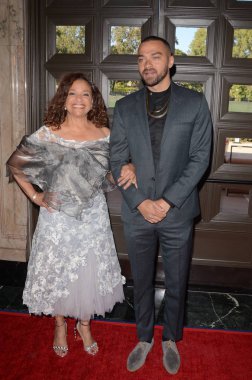 Debbie Allen, James Pickens Jr