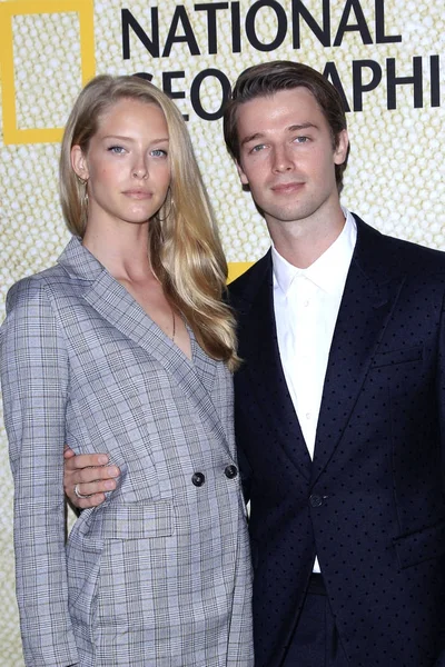 Abby Champion, Patrick Schwarzenegger — Stockfoto