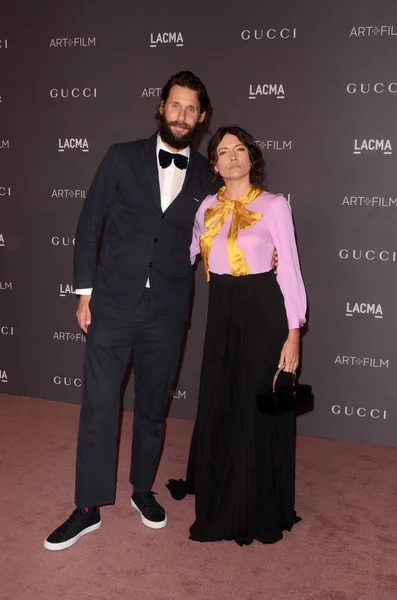 Aventurero David de Rothschild y actriz Karina Deyko — Foto de Stock