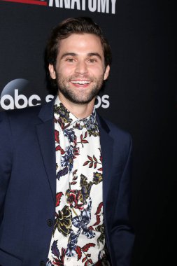 aktör Jake Borelli