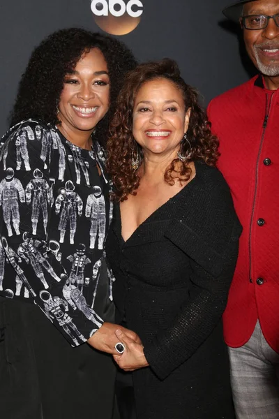 Shonda Rhimes, Debbie Allen ve James Pickens Jr