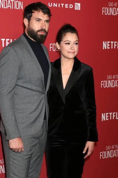 Atores Tom Cullen e Tatiana Maslany — Fotografia de Stock